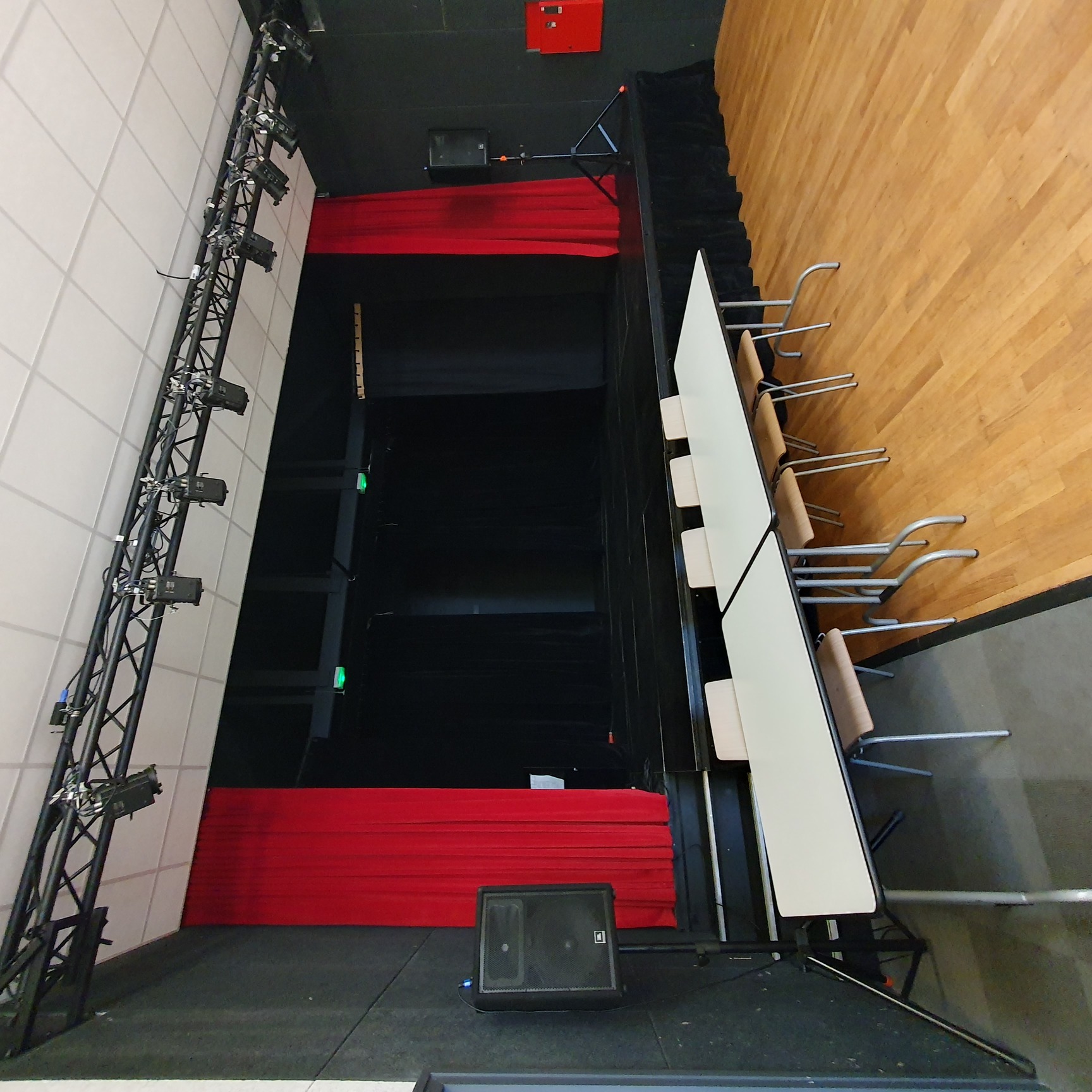 salle sarah bernhard scene